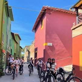 Tour in e-bike in Toscana con corso di pizza e pranzo