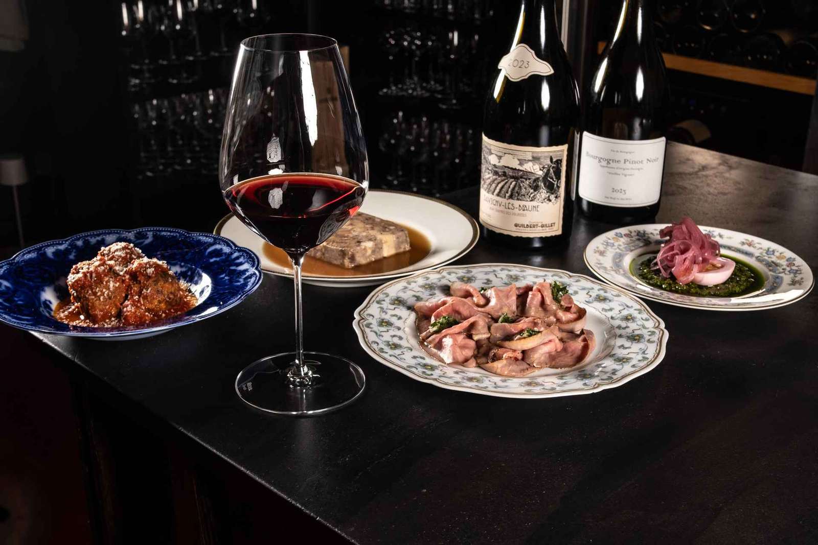 Degustação de vinhos em Lucca com 5 rótulos e petiscos