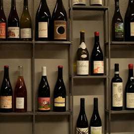 Degustação de vinhos com petiscos locais em Pisa
