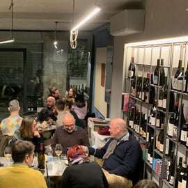 Degustação de vinhos com petiscos locais em Pisa