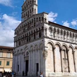 Guidad rundtur i Lucca: stadsmuren, Guinigi och torgen