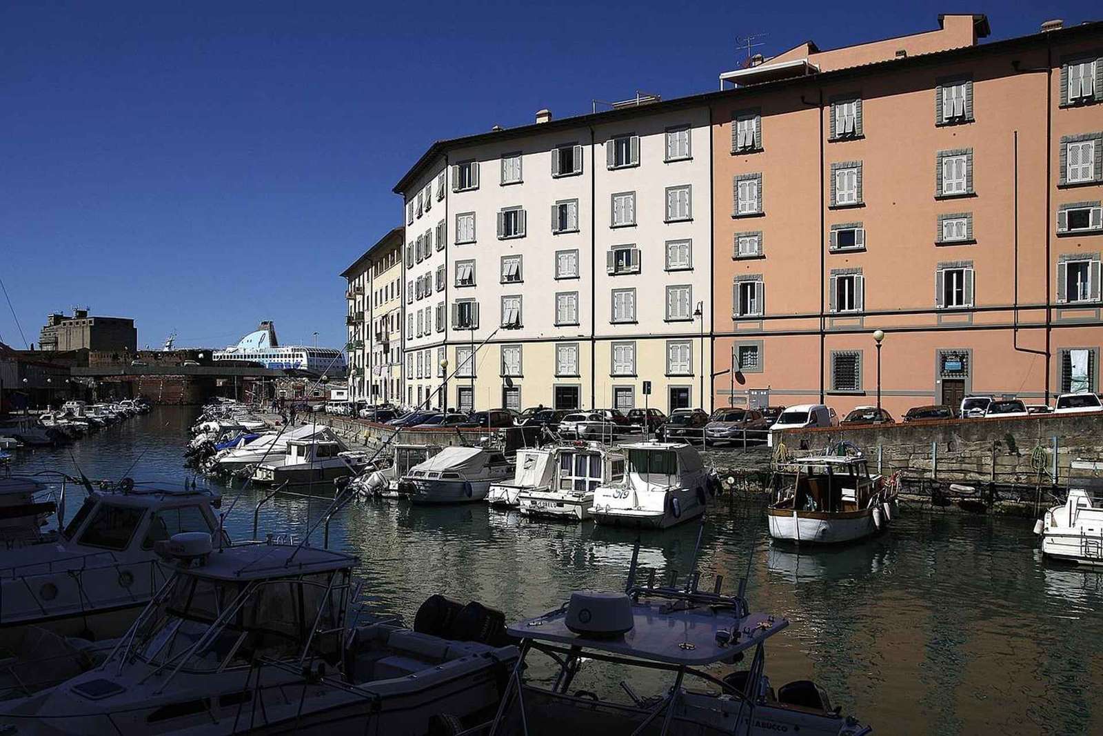 Rundgang durch Livorno: Fortezza Vecchia und Kanäle