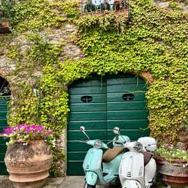 Explora las colinas de Lucca en Vespa 125 Primavera