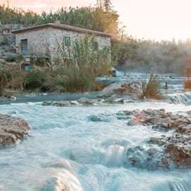 Utflykt från Lucca till Saturnia termalbad med bil