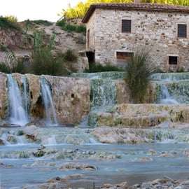 Utflykt från Lucca till Saturnia termalbad med bil