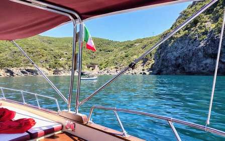 Bootscharter Livorno mit Skipper: klassisches Sorrentino-Boot