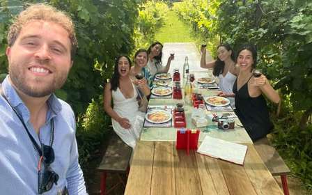 Weinverkostung in einem Weingut mit Transfer von Pisa