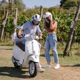 Explora las colinas de Lucca en Vespa 125 Primavera