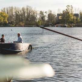 Viareggio: Wycieczka łodzią elektryczną po bagnach z degustacją wina