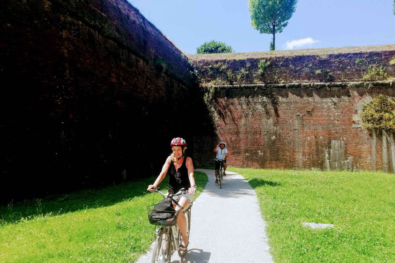 Lucca Sightseeingtour mit dem E-Bike oder Stadtfahrrad