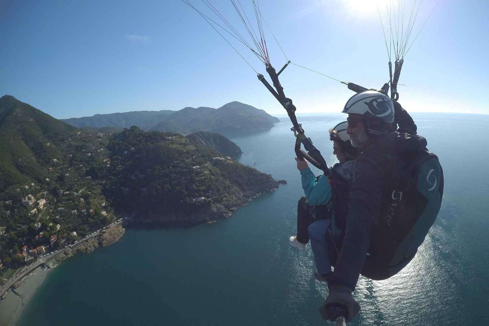 Vuelo en parapente en tándem en Pisa con pilotos profesionales