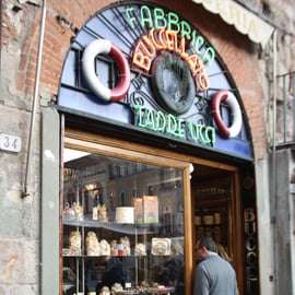 BASIC Lucca: partecipa a un tour a piedi da non perdere!