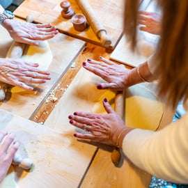 Lucca: Pasta and Tiramisu Class at a Local's Home