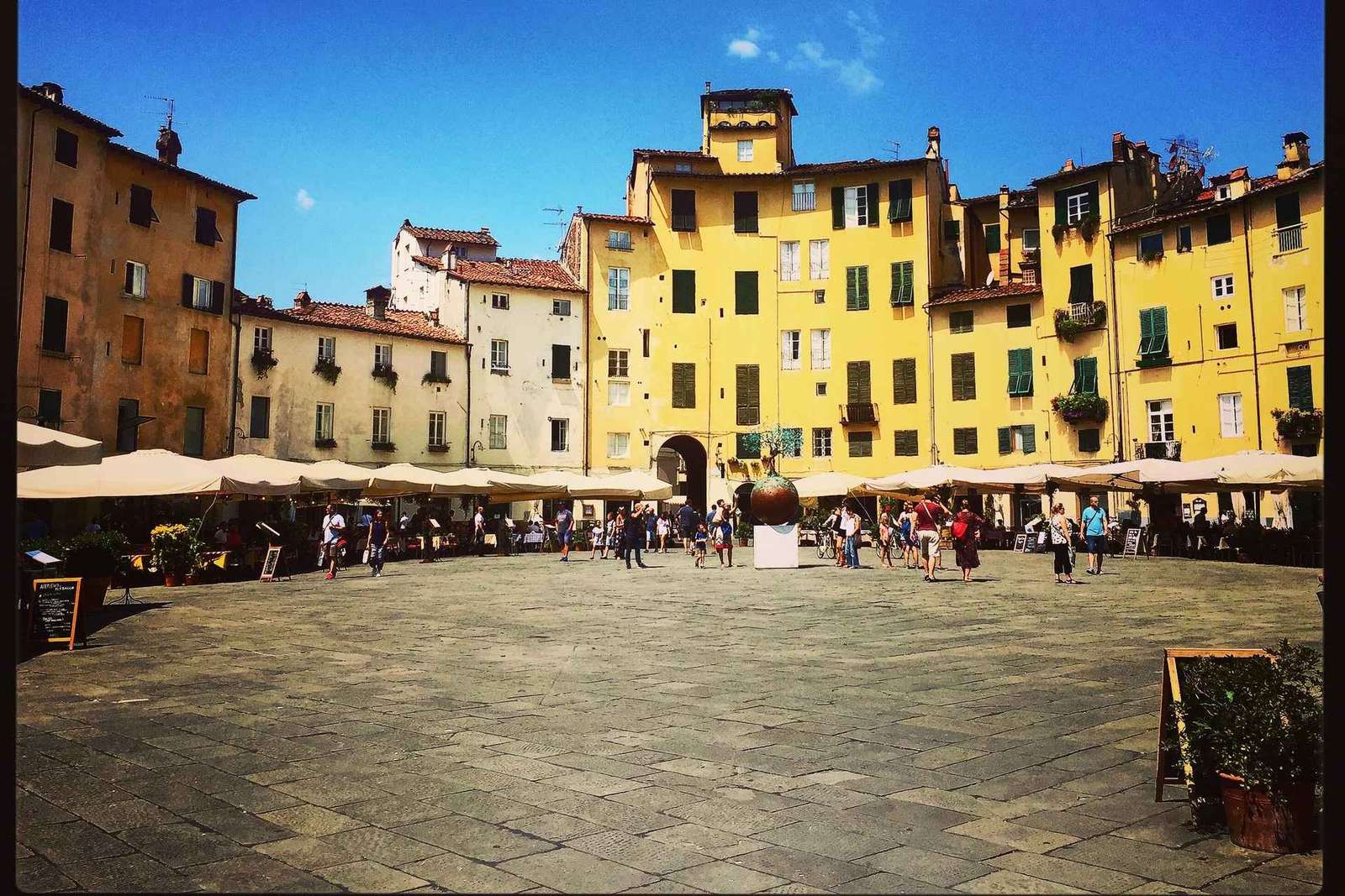 Lucca Walking Tour: Old Town and Sixteenth-Century Walls