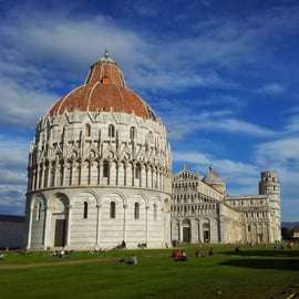 Bustransfer Livorno naar Lucca en Pisa voor cruisegasten