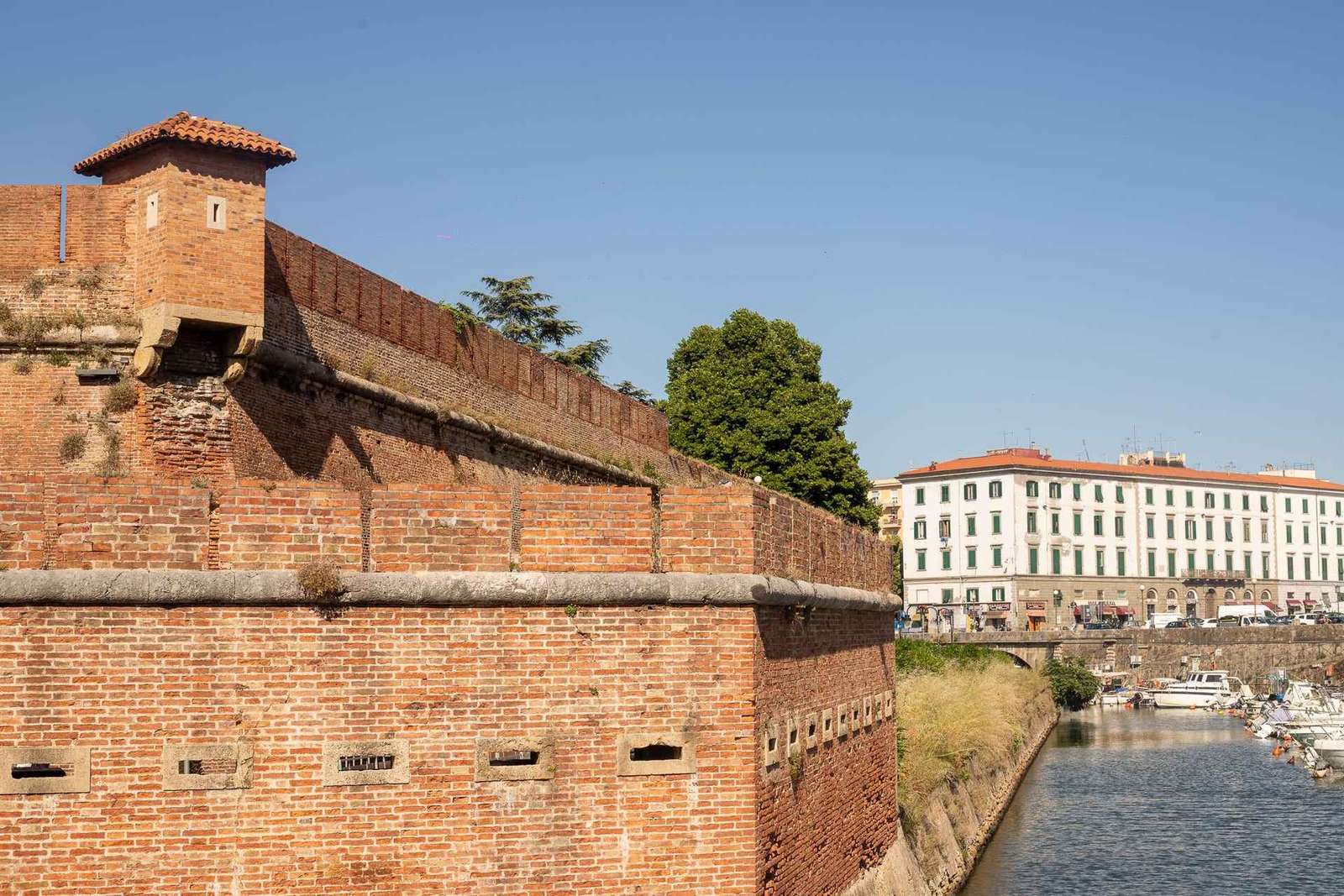 Café da manhã na Fortezza Nuova em Livorno com realidade virtual