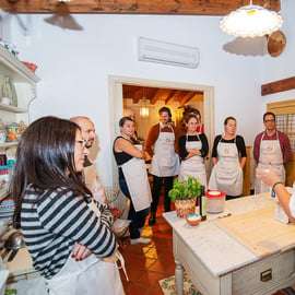 Lucca: Pasta and Tiramisu Class at a Local's Home