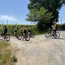 Tour in e-bike in Toscana con corso di pizza e pranzo