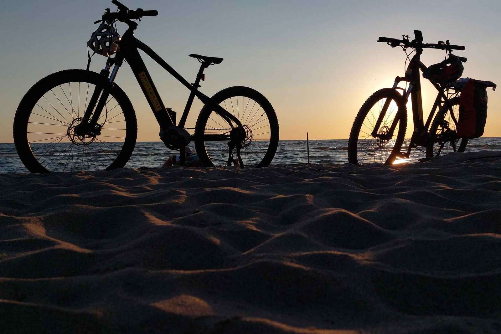 Pisa: Tour guiado até o mar de E-Bike