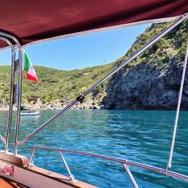 Aluguel de barco particular em Livorno, com capitão e snorkel