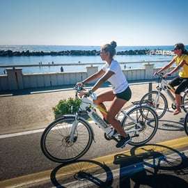 Pisa: Pedalar até ao mar num tour guiado por ti