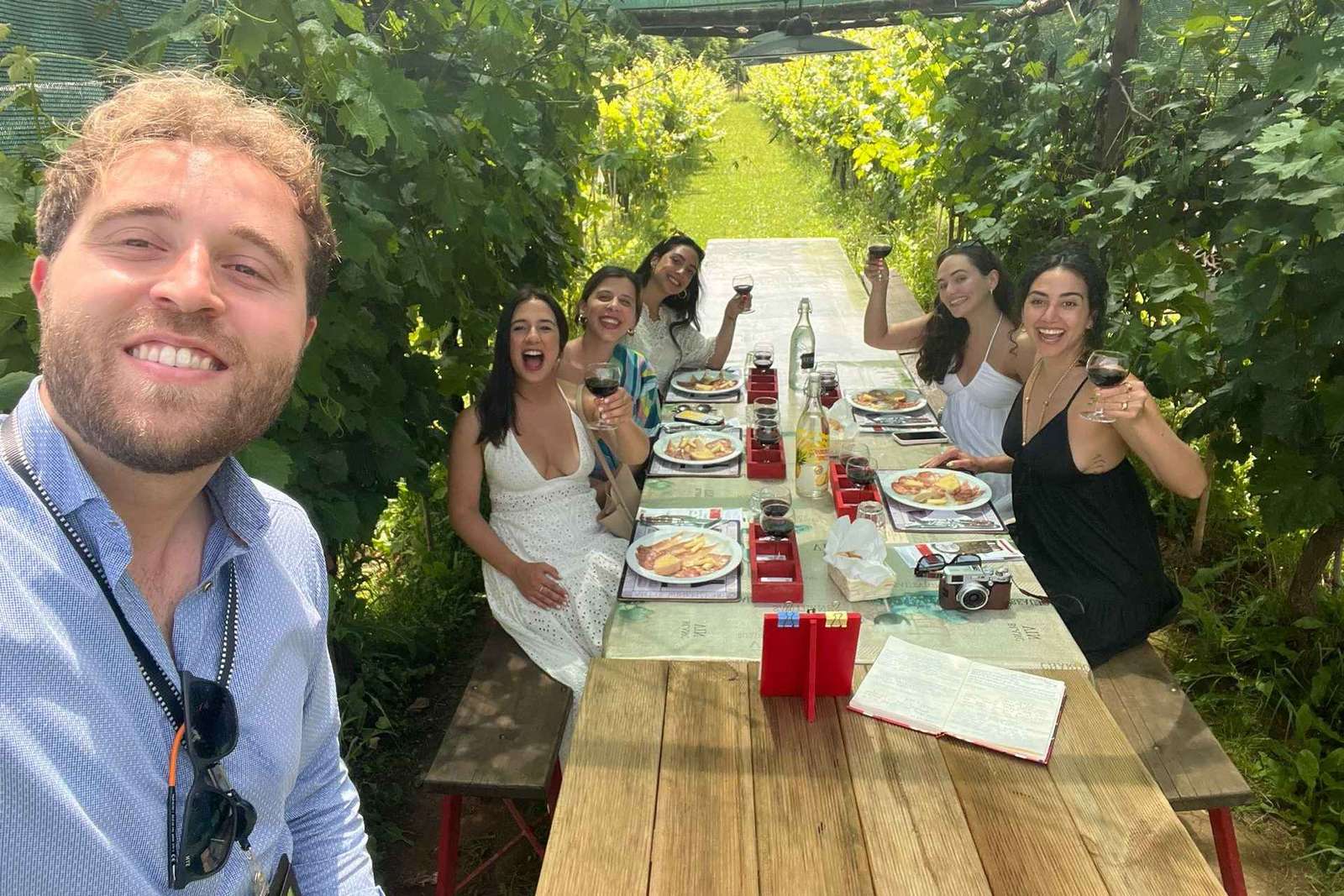 Tasting in a Vineyard with transfer from Pisa