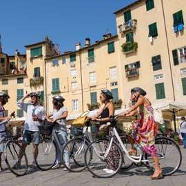 Lucca Sightseeingtour mit dem E-Bike oder Stadtfahrrad