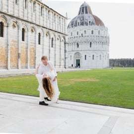 Pisa Tower Photoshoot with 48-Hour Photo Delivery