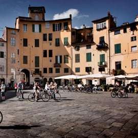 Lucca: Self-Guided Tour by Bike